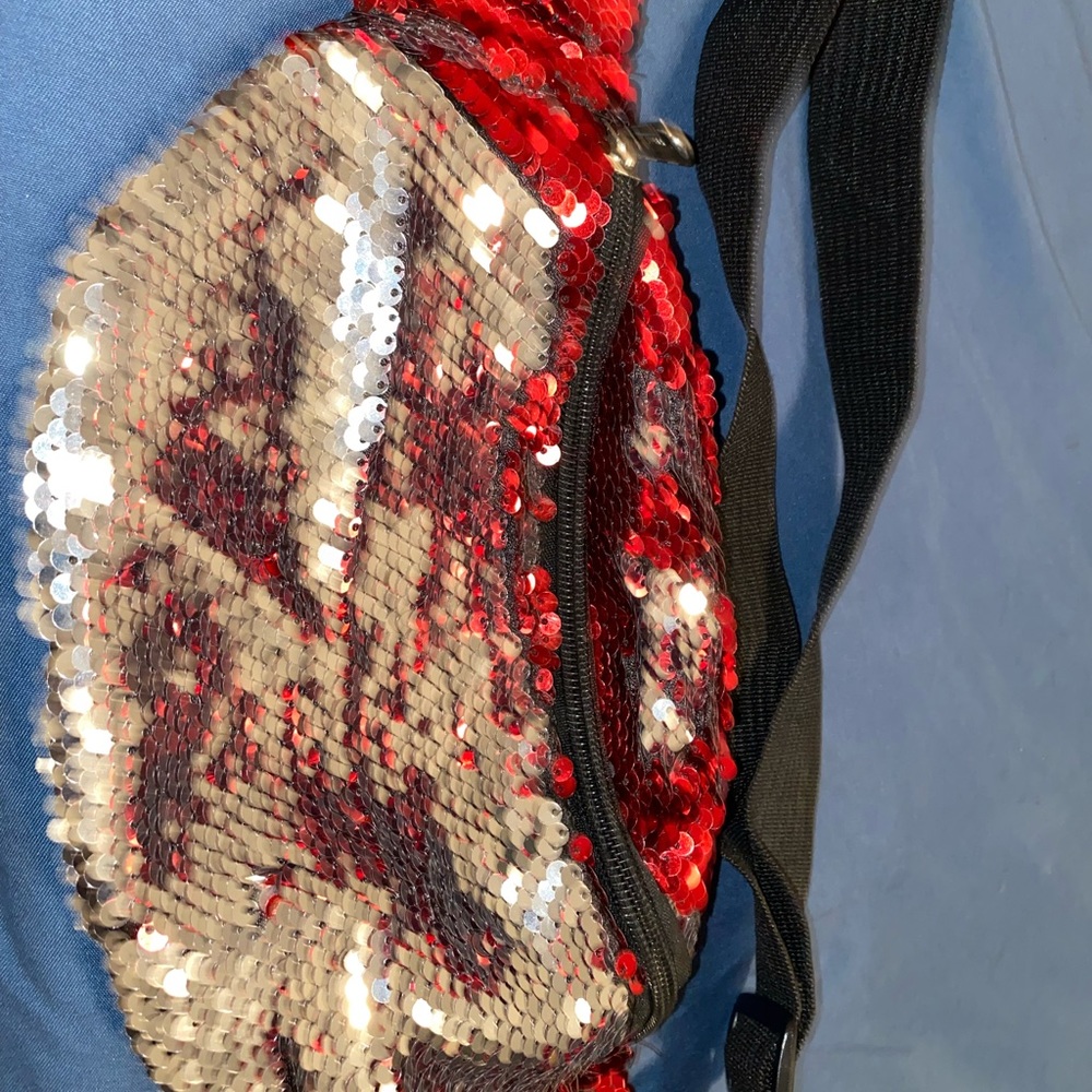 ✨Sequence Red & Silver ❤️🤍 Fanny Pack with Clamp in the back